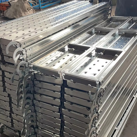 Q235 Galvanizli İskele Kalası HDG Y&uuml;r&uuml;y&uuml;ş Tahtası Kancalı &Ccedil;elik Kalas